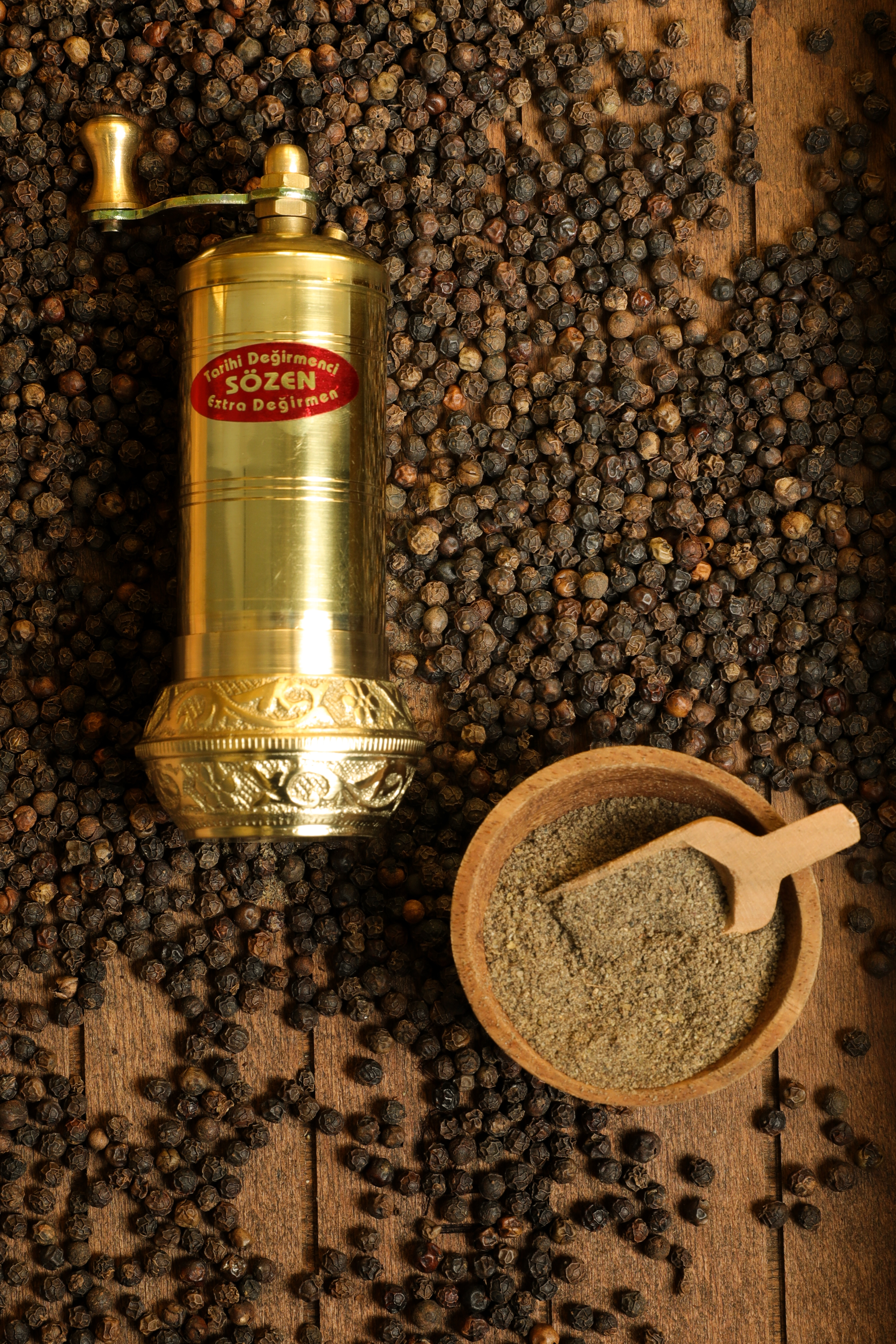 PEPPER GRINDERS